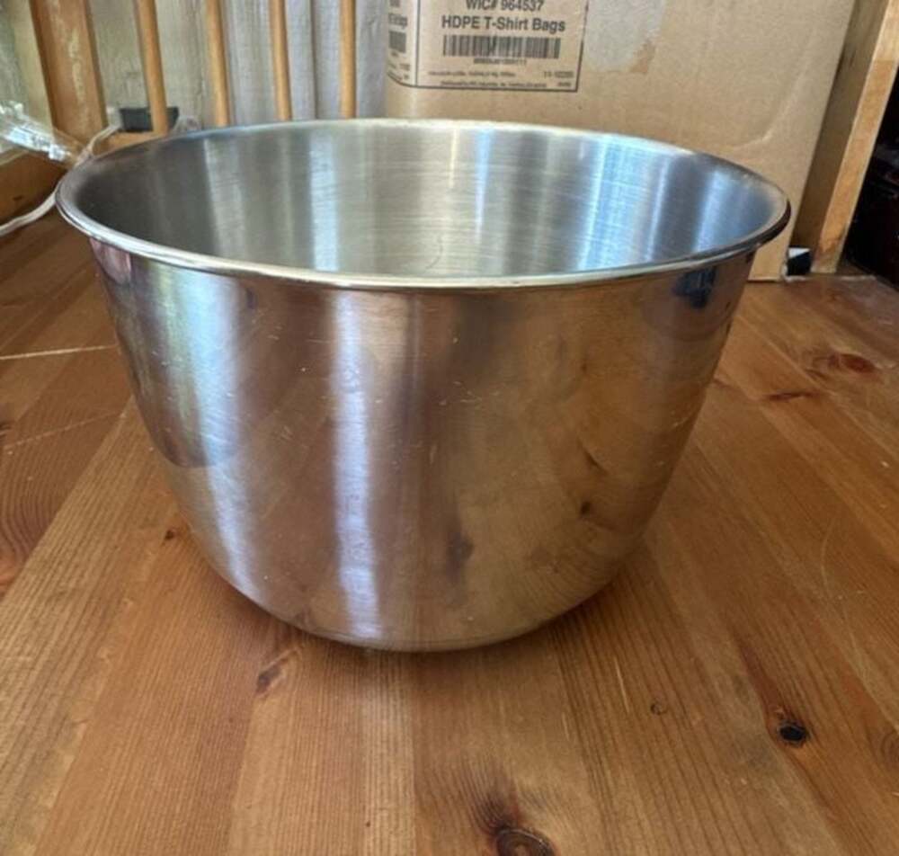 Unbranded Stainless Steel Mixing Bowl 8 Inch